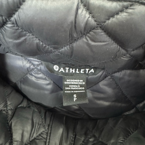 Whisper Featherless Puffer Vest - Picture 2 of 4